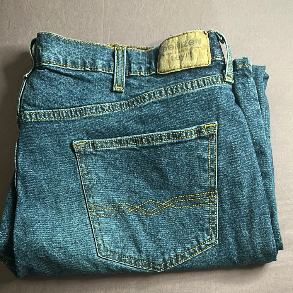 Levi's Relaxed Blue Jeans Classic Denim Style